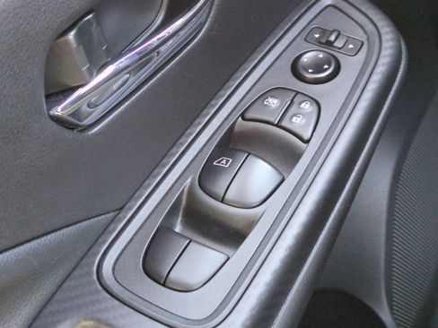 Used 2025 Nissan Versa SV w/ Trunk Package image 21