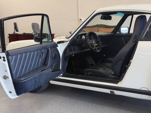 Used 1988 Porsche 911 Carrera RWD image 21