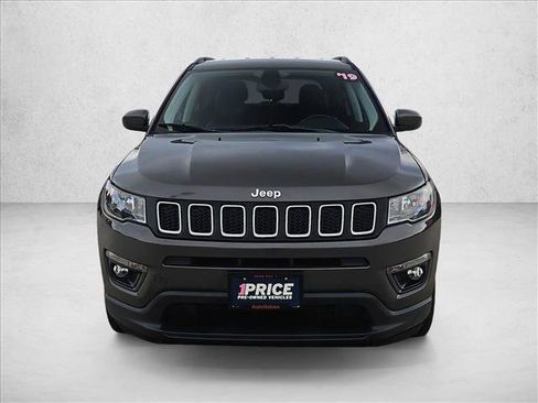 Used 2019 Jeep Compass Latitude w/ Cold Weather Group image 2