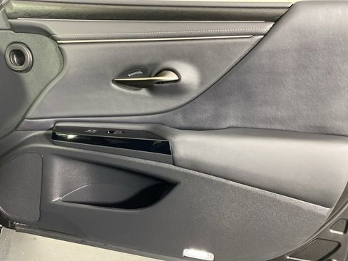 Certified 2024 Lexus ES 350 w/ Premium Package image 33