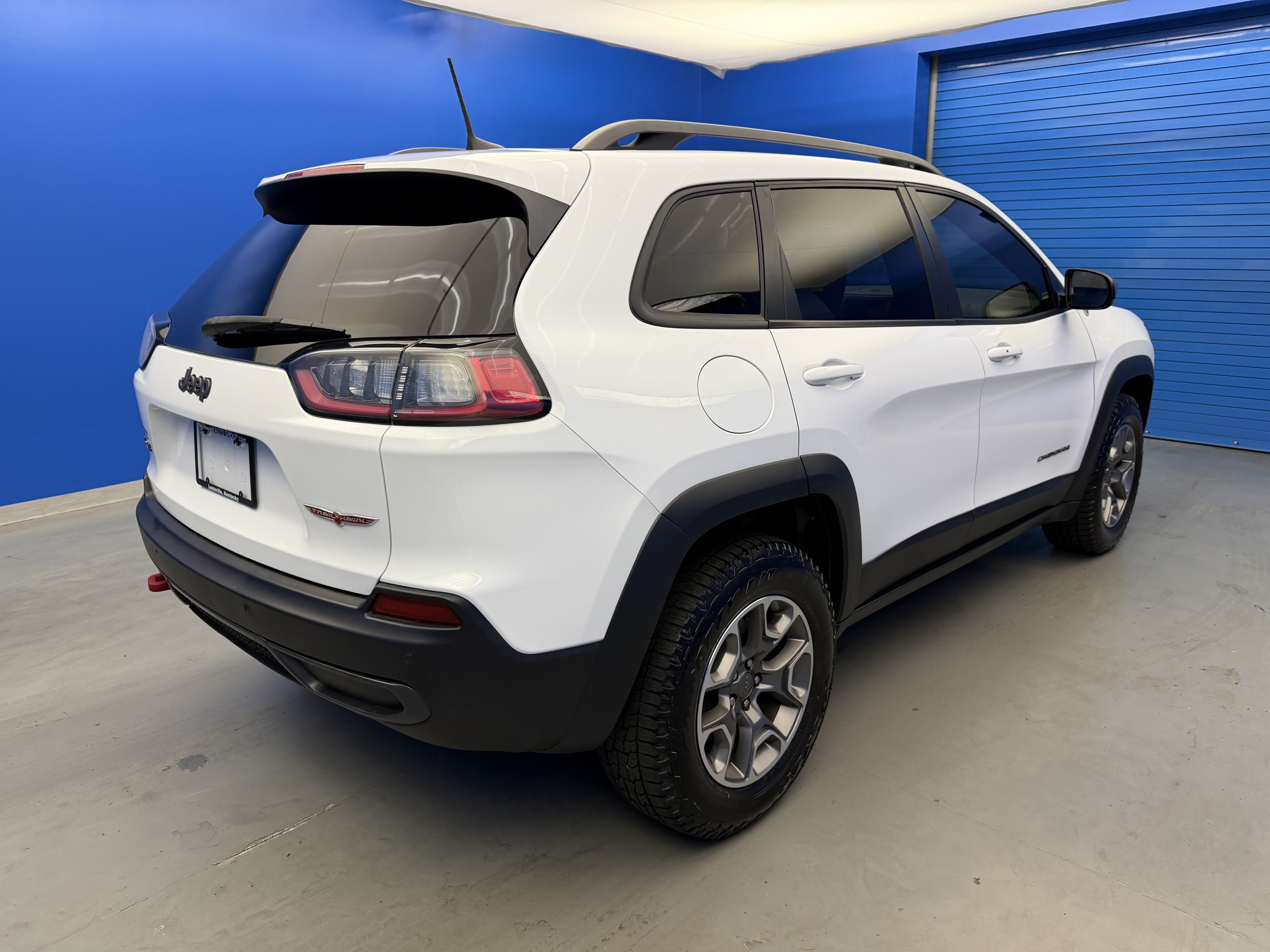 Used 2020 Jeep Cherokee Trailhawk w/ Comfort/Convenience Group AWD/4WD image 7
