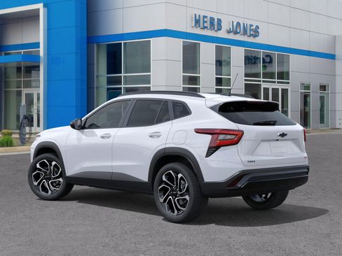 New 2026 Chevrolet Trax RS w/ Driver Confidence Package image 3