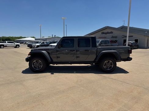Used 2023 Jeep Gladiator Rubicon w/ Cold Weather Group AWD/4WD image 4