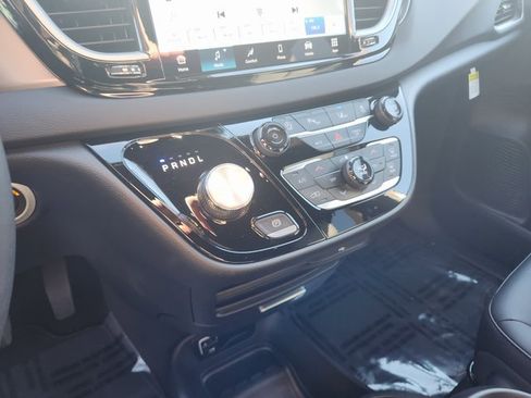 New 2026 Chrysler Voyager LX image 16