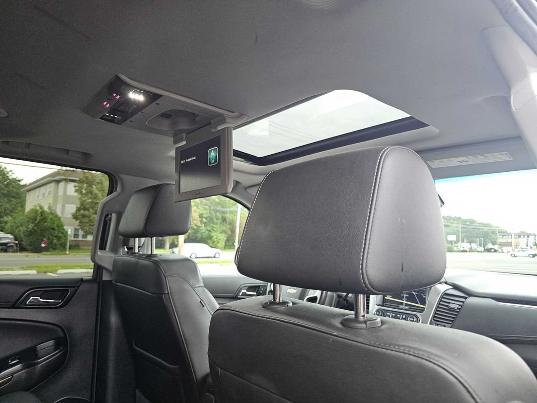 Used 2018 Chevrolet Suburban LT AWD/4WD image 13