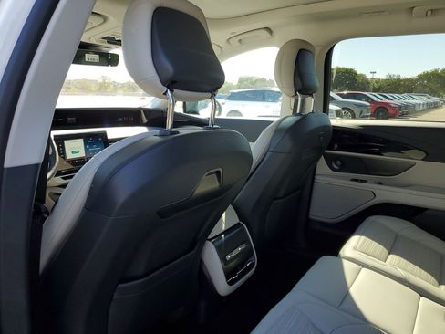 New 2026 Lincoln Nautilus Reserve AWD/4WD image 9