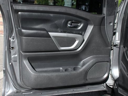 Used 2023 Nissan Titan SV w/ SV Convenience Package image 14