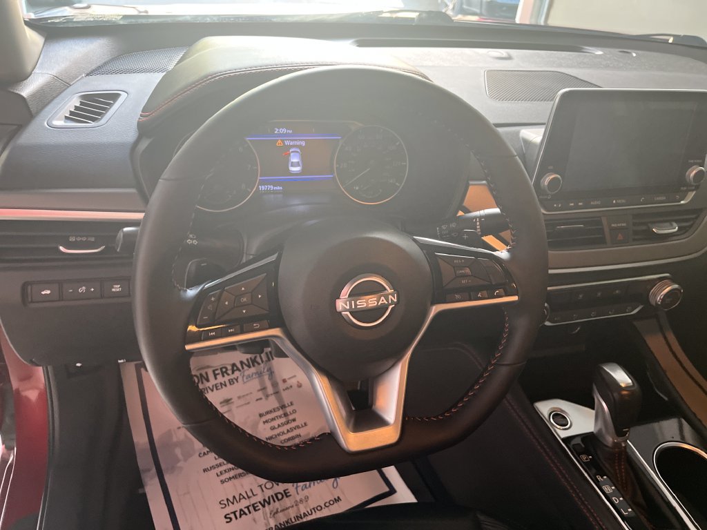 Used 2025 Nissan Altima 2.5 SR FWD image 16