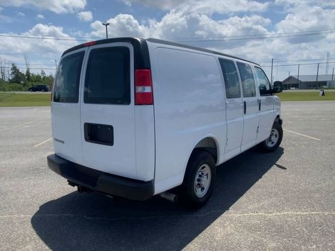 New 2025 Chevrolet Express 3500 Work Van w/ Driver Convenience Package image 9