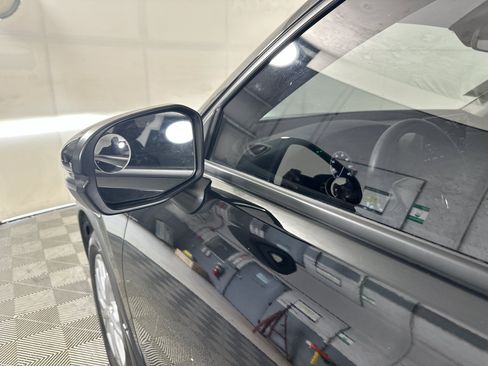 Used 2025 Honda HR-V LX image 10