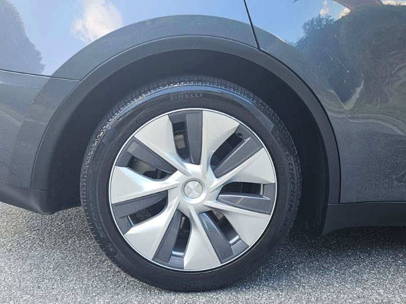 Used 2023 Tesla Model Y Long Range AWD/4WD image 16