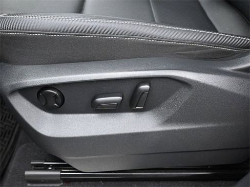 Used 2021 Volkswagen Atlas Cross Sport SE image 19