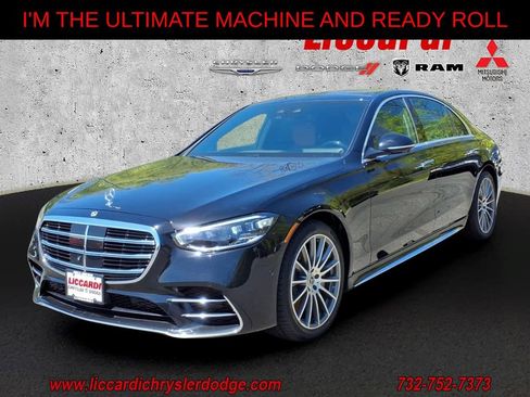 Used 2024 Mercedes-Benz S 580 4MATIC Sedan w/ AMG Line image 3