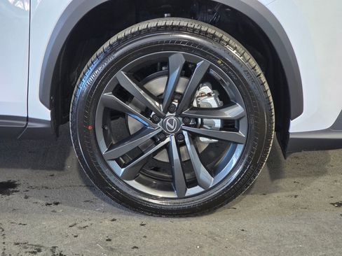 Used 2026 Lexus NX 350h FWD w/ Premium image 4