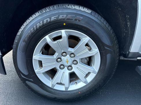 Used 2018 Chevrolet Colorado LT w/ LT Convenience Package RWD image 9
