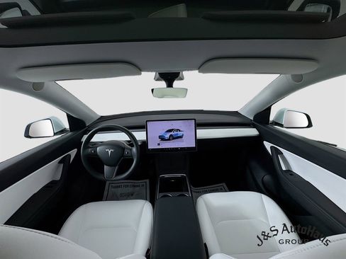 Used 2022 Tesla Model Y Long Range image 27