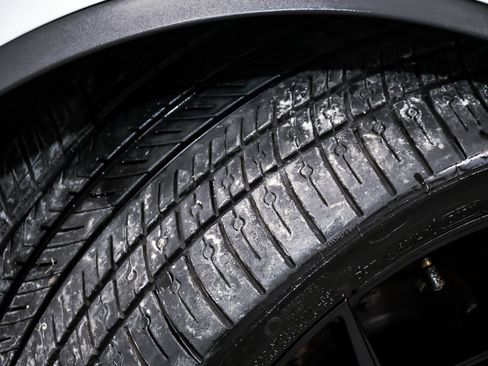 Used 2015 Chevrolet Corvette Z06 w/ 3LZ Preferred Equipment Group image 92