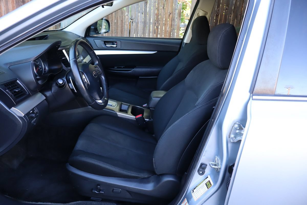 Used 2013 Subaru Outback 2.5i Premium AWD/4WD image 19