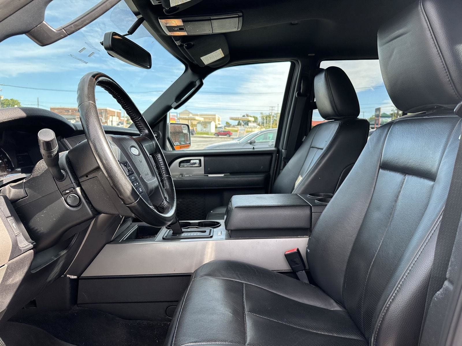 Used 2017 Ford Expedition EL XLT w/ Equipment Group 202A AWD/4WD image 11