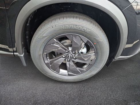 New 2026 Nissan Rogue SV AWD/4WD image 4