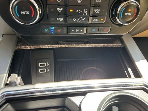 Used 2017 Ford F250 Lariat w/ Chrome Package AWD/4WD image 37