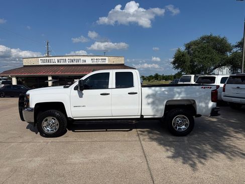 Used 2019 Chevrolet Silverado 2500 W/T AWD/4WD image 4