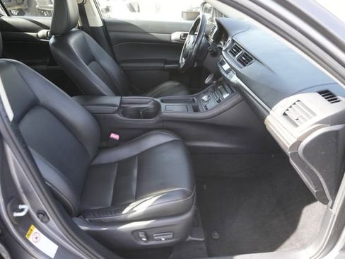 Used 2015 Lexus CT 200h w/ Seat Comfort Package image 19