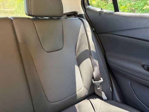 Used 2025 Buick Encore GX Preferred FWD image 36