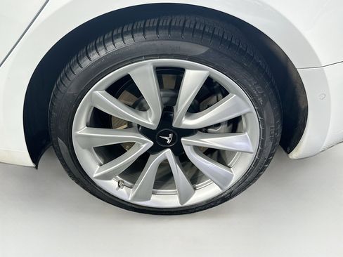 Used 2018 Tesla Model 3 Long Range image 11