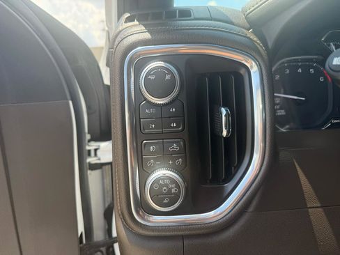 Used 2019 GMC Sierra 1500 SLT w/ SLT Premium Plus Package AWD/4WD image 25