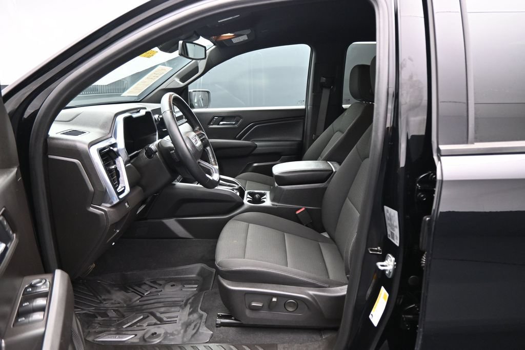 Used 2025 GMC Canyon Elevation w/ Convenience Package RWD image 9