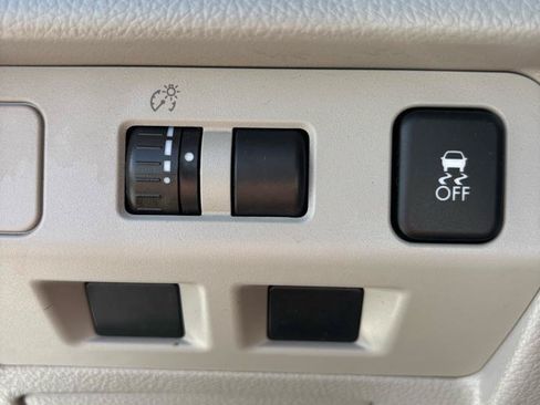 Used 2015 Subaru Forester 2.5i AWD/4WD image 11