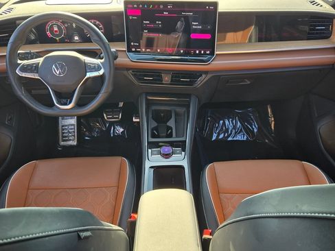 Used 2025 Volkswagen Tiguan SEL R-Line AWD/4WD image 13