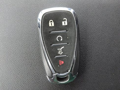 Used 2020 Chevrolet Equinox LT FWD image 32
