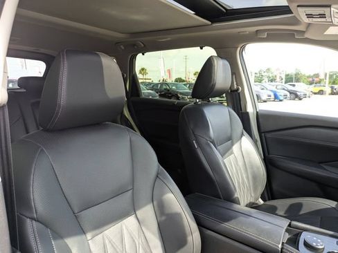 Used 2025 Nissan Rogue Platinum w/ Platinum Premium Package AWD/4WD image 36