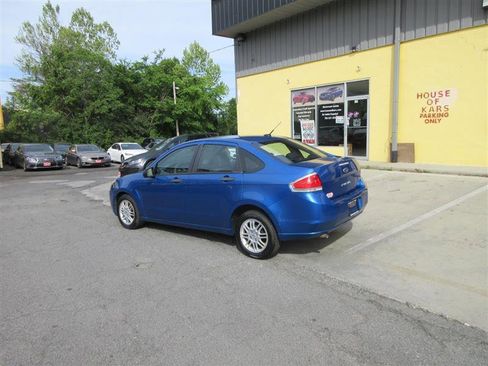Used 2011 Ford Focus SE FWD image 3