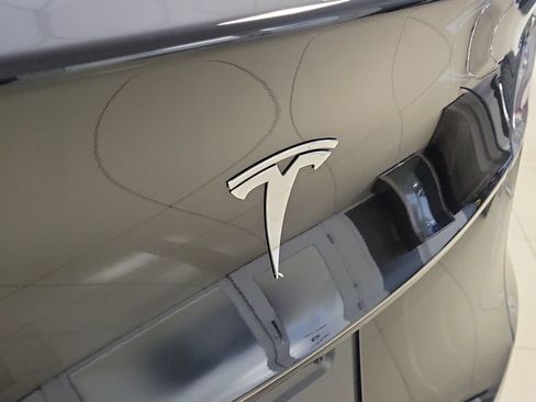 Used 2025 Tesla Model Y Long Range RWD image 7