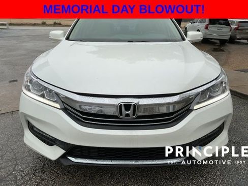 Used 2017 Honda Accord EX-L image 3