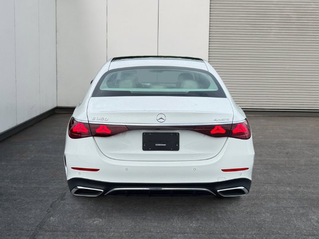 Used 2024 Mercedes-Benz E 350 4MATIC Sedan image 4