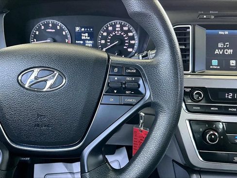 Used 2017 Hyundai Sonata SE w/ Cargo Package FWD image 11