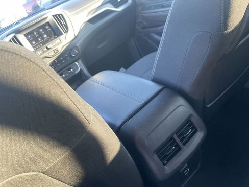 Used 2024 GMC Terrain SLE image 20