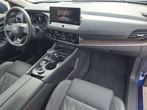 Certified 2026 Nissan Rogue Platinum w/ Platinum Premium Package AWD/4WD image 12