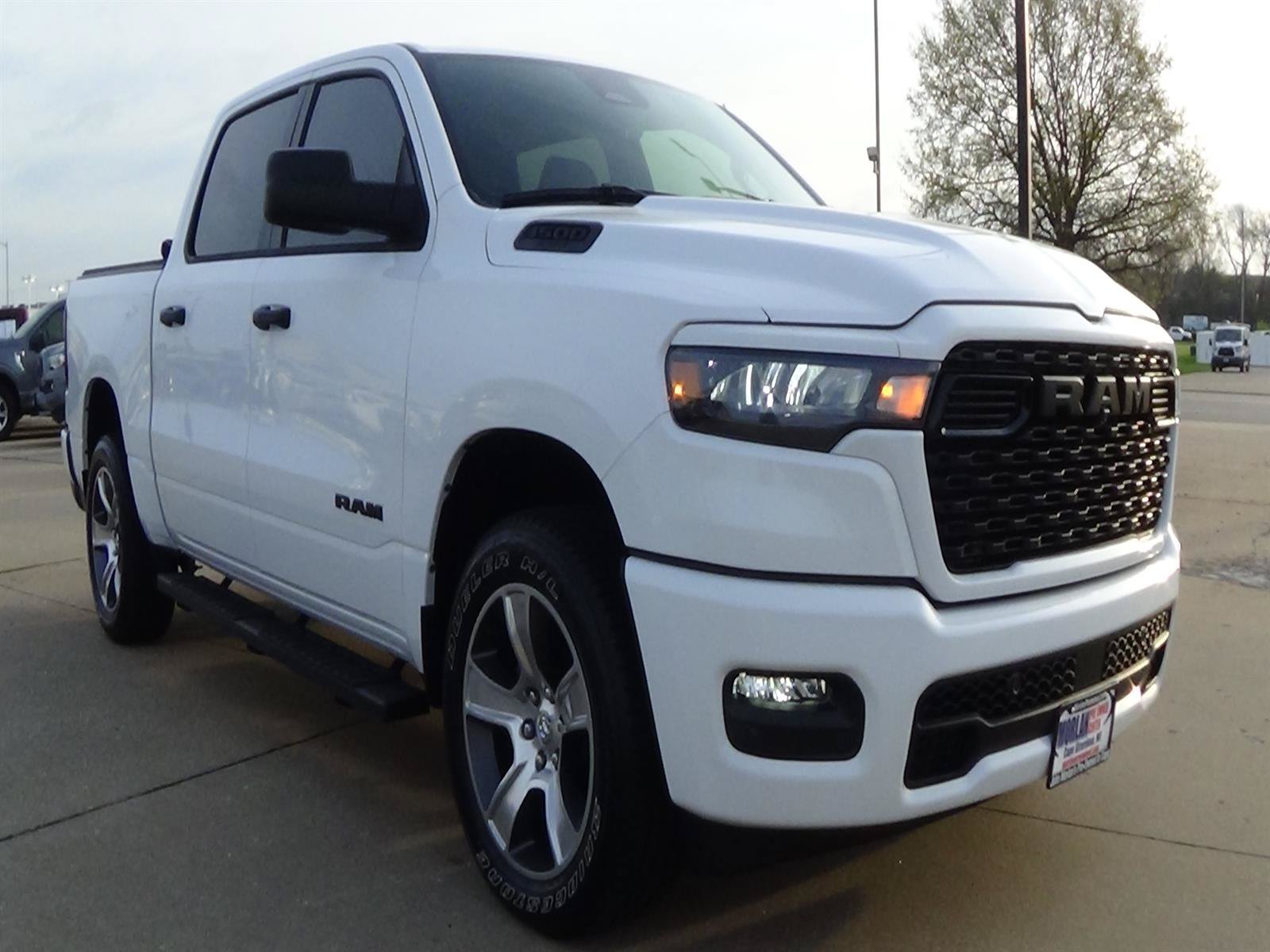 Used 2025 RAM 1500 Tradesman AWD/4WD image 4