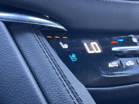 Used 2024 Cadillac XT5 Sportv w/ Technology Package AWD/4WD image 32