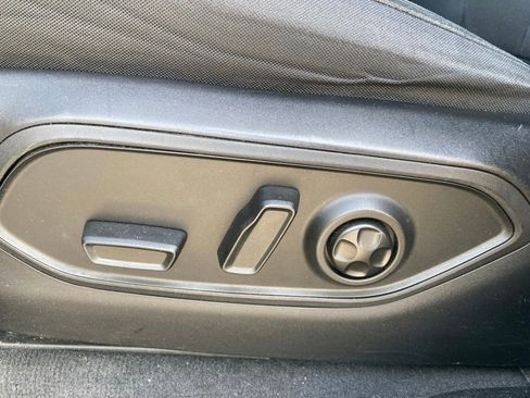 Used 2023 Jeep Grand Cherokee Laredo image 14