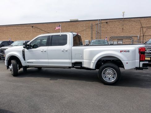 Certified 2026 Ford F450 Platinum w/ FX4 Off-Road Package AWD/4WD image 5