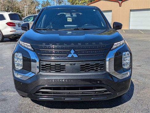 Used 2023 Mitsubishi Outlander SE Black Edition image 5