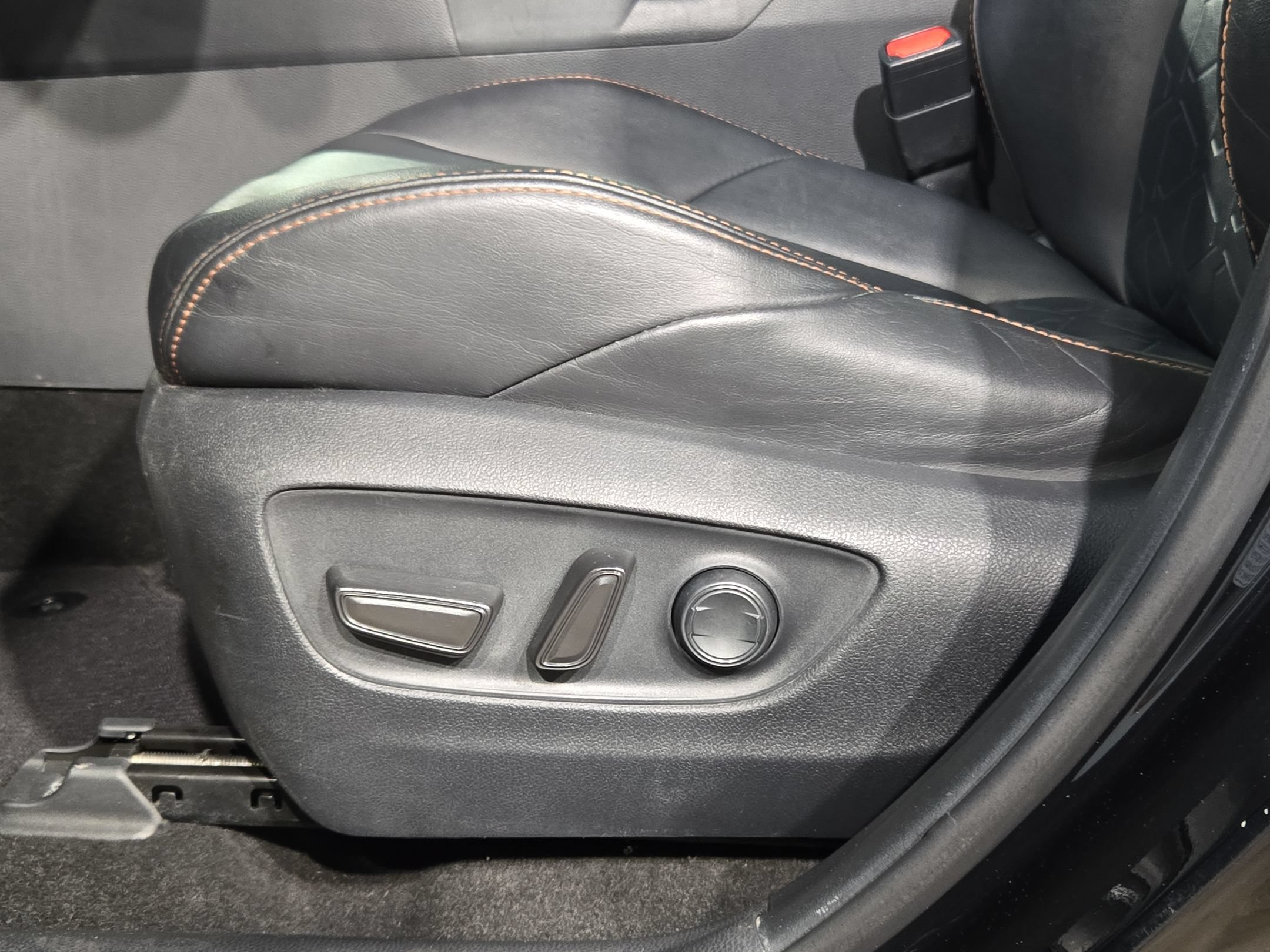 Used 2019 Toyota RAV4 Adventure AWD/4WD image 23