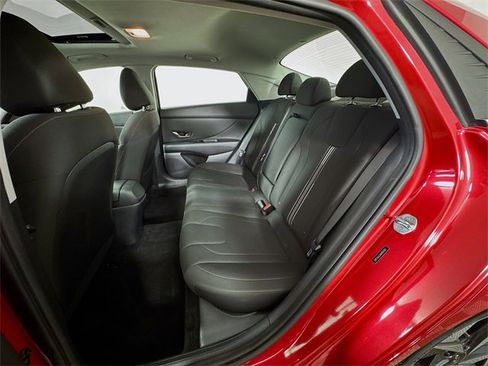 Used 2021 Hyundai Elantra SEL w/ Convenience + Premium Package image 24