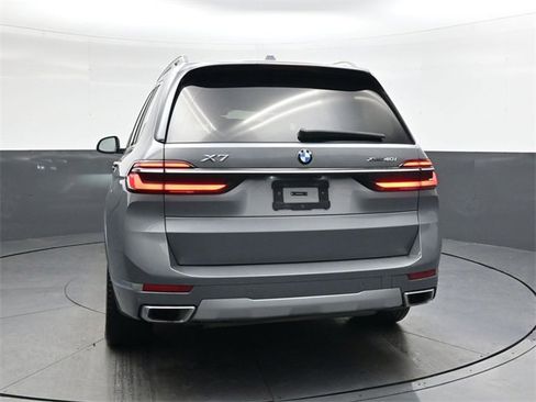 Used 2024 BMW X7 xDrive40i image 5